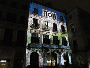 Mapping a la plaça del Vi