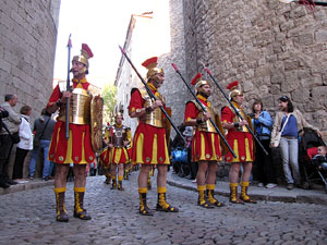 75è aniversari Associació de Jesús Crucificat - Manaies de Girona. Lliurament del Penó