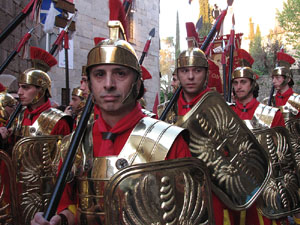 75è aniversari Associació de Jesús Crucificat - Manaies de Girona. Lliurament del Penó