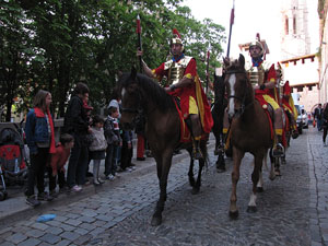 75è aniversari Associació de Jesús Crucificat - Manaies de Girona. Lliurament del Penó