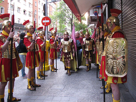 75è aniversari Associació de Jesús Crucificat - Manaies de Girona. Lliurament del Penó