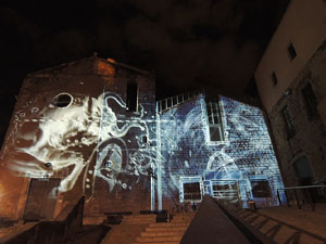 Mapping. Animals fantàstics del Beatus de Girona a la façana de la Mercè 