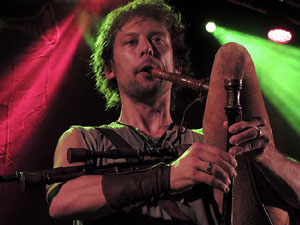 Fires de Sant Narc&iacute;s 2013. Espectacle de Berros de la Cort i Alma Cubrae a la pla&ccedil;a de Sant Feliu