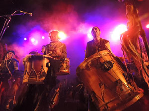 Fires de Sant Narc&iacute;s 2013. Espectacle de Berros de la Cort i Alma Cubrae a la pla&ccedil;a de Sant Feliu