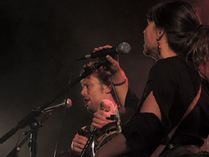 Fires de Sant Narc&iacute;s 2013. Espectacle de Berros de la Cort i Alma Cubrae a la pla&ccedil;a de Sant Feliu