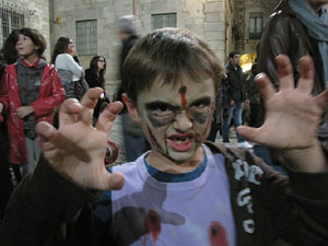 Fires de Sant Narcís 2013. 2a. Zombie Walk de Girona dins el Festival Acocollona't