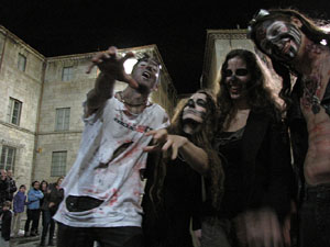 Fires de Sant Narcís 2013. 2a. Zombie Walk de Girona dins el Festival Acocollona't