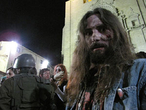 Fires de Sant Narcís 2013. 2a. Zombie Walk de Girona dins el Festival Acocollona't