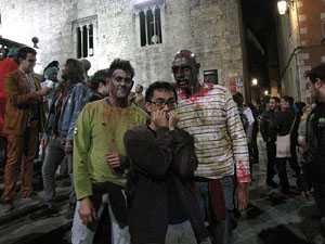 Fires de Sant Narcís 2013. 2a. Zombie Walk de Girona dins el Festival Acocollona't