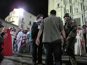 Fires de Sant Narcís 2013. 2a. Zombie Walk de Girona dins el Festival Acocollona't