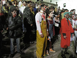 Fires de Sant Narcís 2013. 2a. Zombie Walk de Girona dins el Festival Acocollona't