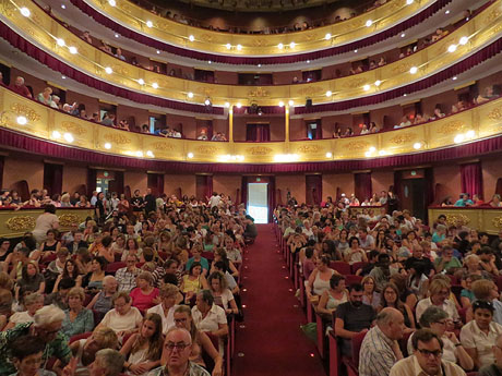 Festival Internacional de Teatre Amateur FITAG. Inauguració al Teatre Municipal