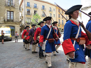 Girona resisteix! Jornades de recreaci&oacute; hist&ograve;rica de la Guerra de Successi&oacute;. Presentaci&oacute; i jurada de bandera