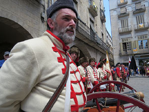 Girona resisteix! Jornades de recreació històrica de la Guerra de Successió. Presentació i jurada de bandera