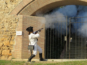 Girona resisteix! Jornades de recreaci&oacute; hist&ograve;rica de la Guerra de Successi&oacute;. Recreaci&oacute; dels combats de 1705