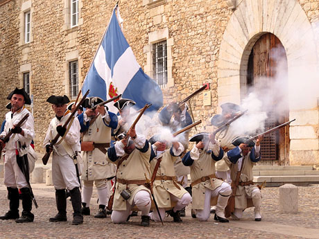 Girona resisteix! Jornades de recreaci&oacute; hist&ograve;rica de la Guerra de Successi&oacute;. Recreaci&oacute; dels combats de 1705