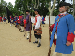 Girona resisteix! Jornades de recreaci&oacute; hist&ograve;rica de la Guerra de Successi&oacute;. Desfilada pels carrers del Barri Vell
