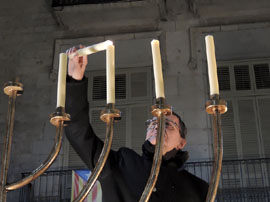 Encesa de les espelmes de Hanukkà