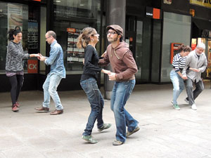 Les festes de Nadal 2013 a Girona. Lindy hop al carrer Nou