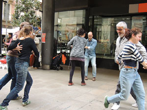 Les festes de Nadal 2013 a Girona. Lindy hop al carrer Nou