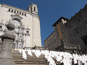 Girona Temps de Flors 2014. Preparaci&oacute; dels muntatges florals