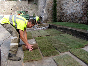 Girona Temps de Flors 2014. Preparaci&oacute; dels muntatges florals