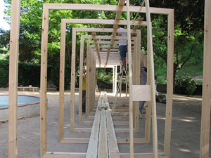 Girona Temps de Flors 2014. Preparaci&oacute; dels muntatges florals