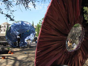 Girona Temps de Flors 2014. Preparaci&oacute; dels muntatges florals