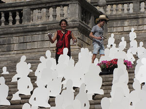 Girona Temps de Flors 2014. Preparaci&oacute; dels muntatges florals
