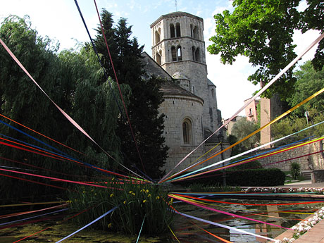 Girona Temps de Flors 2014. Preparaci&oacute; dels muntatges florals