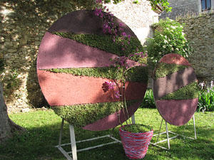 Girona Temps de Flors 2014. Preparaci&oacute; dels muntatges florals