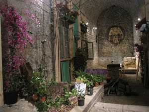 Girona Temps de Flors 2014. Preparaci&oacute; dels muntatges florals