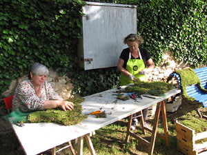 Girona Temps de Flors 2014. Preparaci&oacute; dels muntatges florals