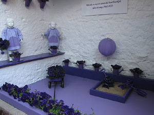 Girona Temps de Flors 2014. Preparaci&oacute; dels muntatges florals