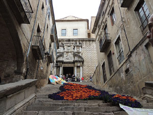 Girona Temps de Flors 2014. Pujada de Sant Dom&egrave;nec, la Casa Agullana, el Palau de Caramany i Cromats Ensesa