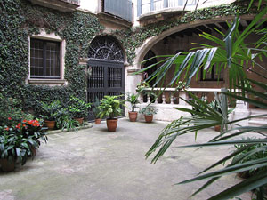 Girona Temps de Flors 2014. Pujada de Sant Dom&egrave;nec, la Casa Agullana, el Palau de Caramany i Cromats Ensesa