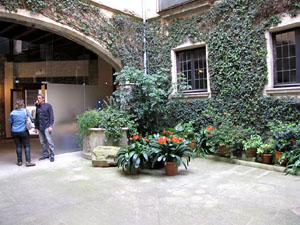 Girona Temps de Flors 2014. Pujada de Sant Dom&egrave;nec, la Casa Agullana, el Palau de Caramany i Cromats Ensesa