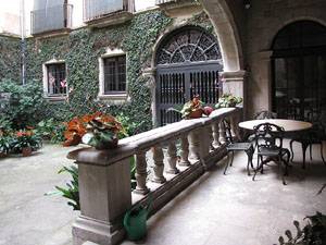 Girona Temps de Flors 2014. Pujada de Sant Dom&egrave;nec, la Casa Agullana, el Palau de Caramany i Cromats Ensesa