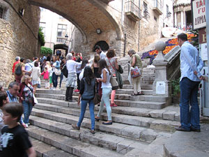 Girona Temps de Flors 2014. Pujada de Sant Dom&egrave;nec, la Casa Agullana, el Palau de Caramany i Cromats Ensesa