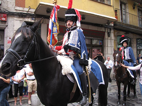 VI Festa Reviu els Setges Napoleònics de Girona. Desfilada pels carrers del Barri Vell de Girona