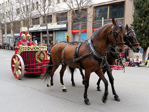 75&egrave; aniversari Associaci&oacute; de Jes&uacute;s Crucificat - Manaies de Girona. Vexillatio Gerundensis. Desfilada de 781 manaies pels carrers de Girona