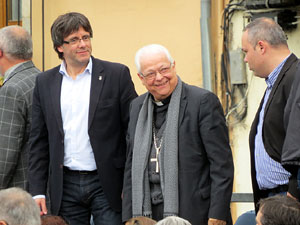 75&egrave; aniversari Associaci&oacute; de Jes&uacute;s Crucificat - Manaies de Girona. Vexillatio Gerundensis. Desfilada de 781 manaies pels carrers de Girona