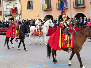 75&egrave; aniversari Associaci&oacute; de Jes&uacute;s Crucificat - Manaies de Girona. Vexillatio Gerundensis. Desfilada de 781 manaies pels carrers de Girona