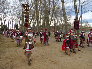 75è aniversari Associació de Jesús Crucificat - Manaies de Girona. Vexillatio Gerundensis. Desfilada de 781 manaies pels carrers de Girona