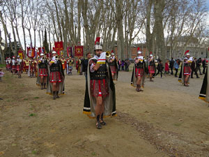 75è aniversari Associació de Jesús Crucificat - Manaies de Girona. Vexillatio Gerundensis. Desfilada de 781 manaies pels carrers de Girona