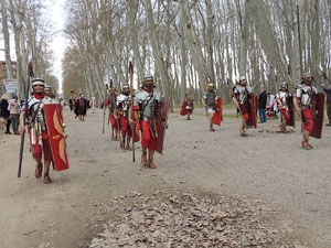 75è aniversari Associació de Jesús Crucificat - Manaies de Girona. Vexillatio Gerundensis. Desfilada de 781 manaies pels carrers de Girona