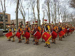 75è aniversari Associació de Jesús Crucificat - Manaies de Girona. Vexillatio Gerundensis. Desfilada de 781 manaies pels carrers de Girona