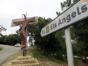 La Creu dels Àngels, escultura de Max Varés