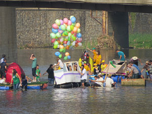 Fires de Sant Narc&iacute;s 2013. 2a. Baixada d'andr&ograve;mines pel riu Onyar del segle XXI