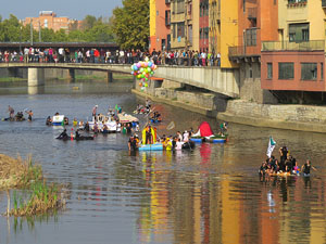 Fires de Sant Narc&iacute;s 2013. 2a. Baixada d'andr&ograve;mines pel riu Onyar del segle XXI